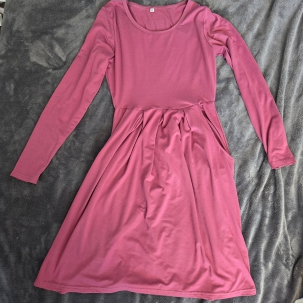☀️ 3/$15 - Fuchsia Long Sleeve Dress - Picture 7 of 9